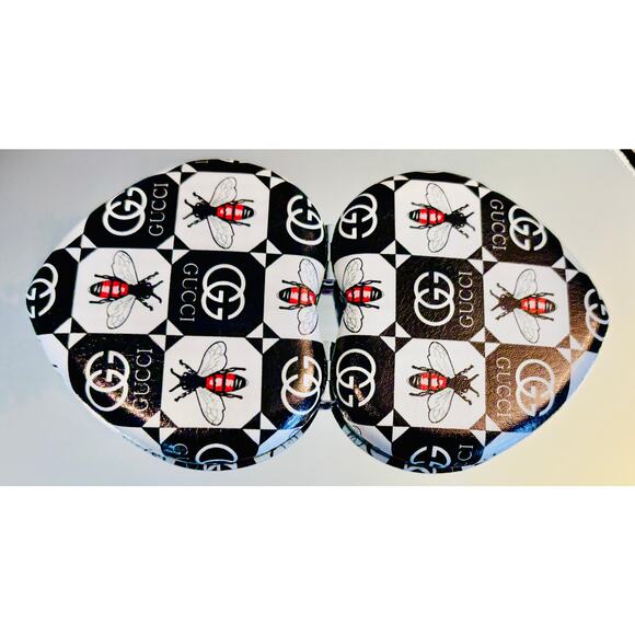 COMPACT MIRROR: Heart-Shaped Black, White, & Red w/Bee Design, NWOT - Picture 4 of 5